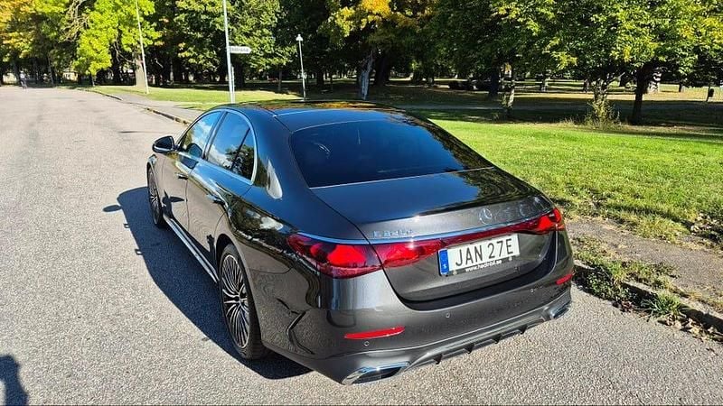 Begagnad Mercedes E220 AMG Line Premium Plus 197 HK (144 kW) 2024