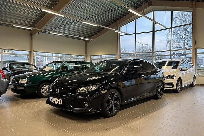 Svart Begagnad 2017 Honda Civic Elegance Halvkombi | 124 900 kr (Marknadspris) - Bild 1/4