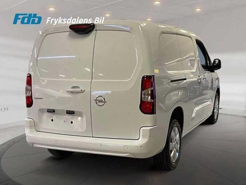 Begagnad Opel Combo 102 HK (75 kW) 2023 Vit Minibuss