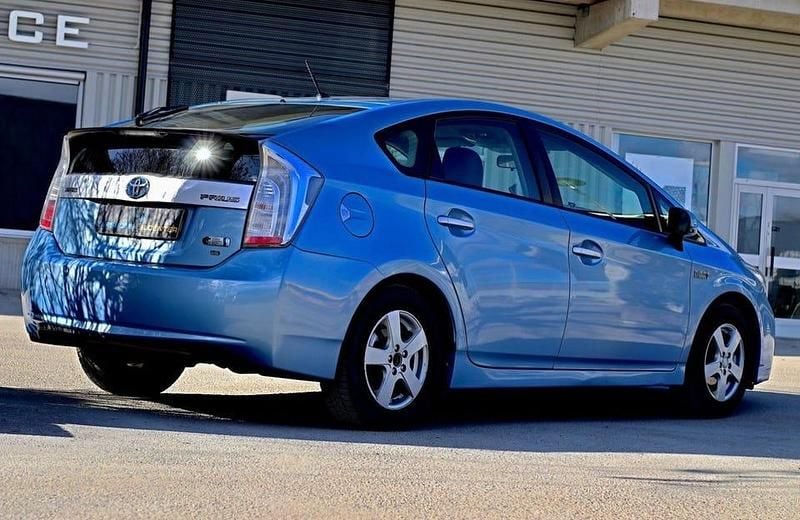 Begagnad 2013 Toyota Prius Plug-in Hybrid Halvkombi | 99 000 kr (Lite dyr) - Bild 1/4