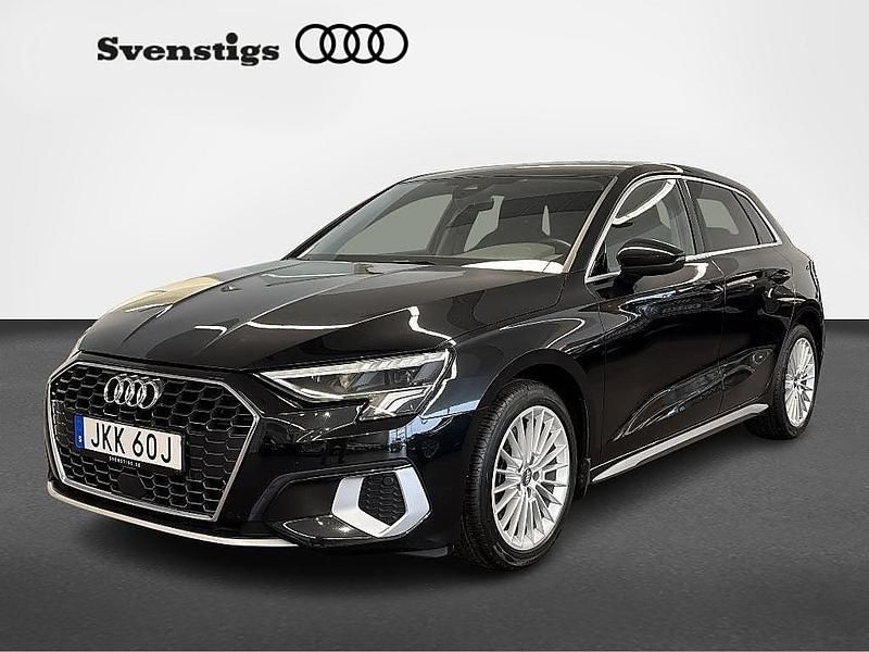 Mytsvart metallic Begagnad 2020 Audi A3 Halvkombi | 234 900 kr (Lite dyr) - Bild 1/4