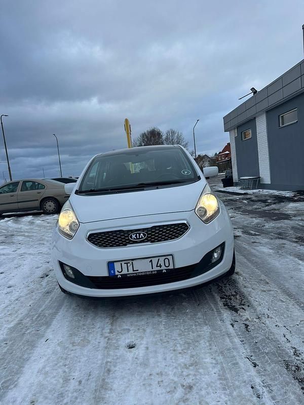 Begagnad 2010 Kia Venga Halvkombi | 25 000 kr (Marknadspris) - Bild 1/4