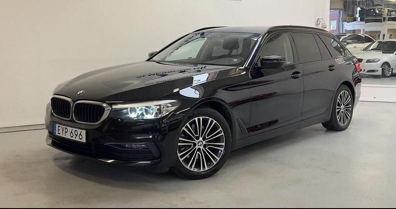 Svart Begagnad 2019 BMW 520 Sport Line Kombi | 240 000 kr (Bra pris) - Bild 1/4