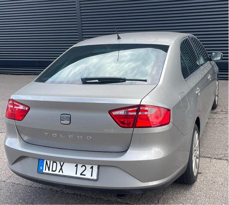 Begagnad Seat Toledo 105 HK (77 kW) 2013 Brun Halvkombi