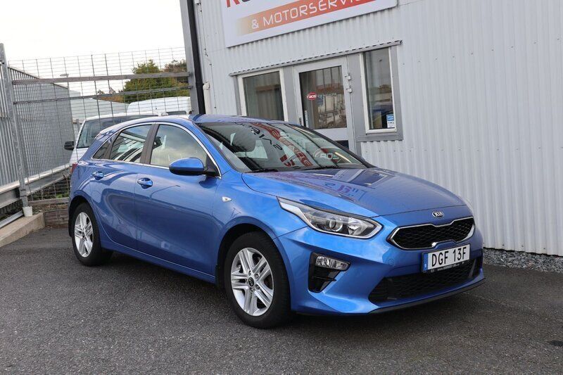 Blå Begagnad 2019 Kia Ceed Halvkombi | 129 500 kr (Marknadspris) - Bild 1/4