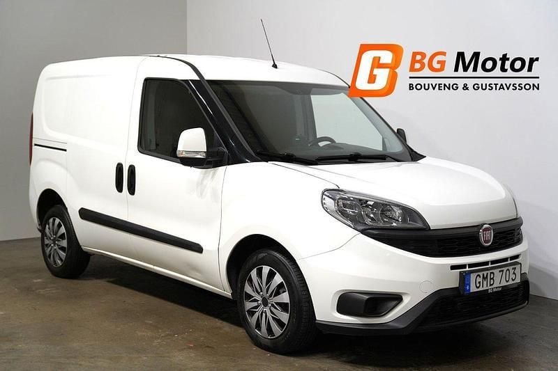 Vit Begagnad 2015 Fiat Doblò Minibuss | 69 900 kr (Lite dyr) - Bild 1/4