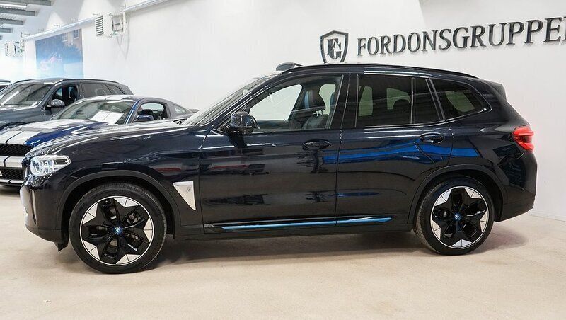 Begagnad BMW iX3 Shadowline 210 kW (286 HK) 2020 Svart SUV