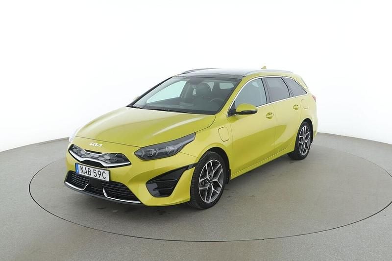 Gul Begagnad 2023 Kia Ceed Advance Kombi | 283 000 kr (Lite dyr) - Bild 1/3