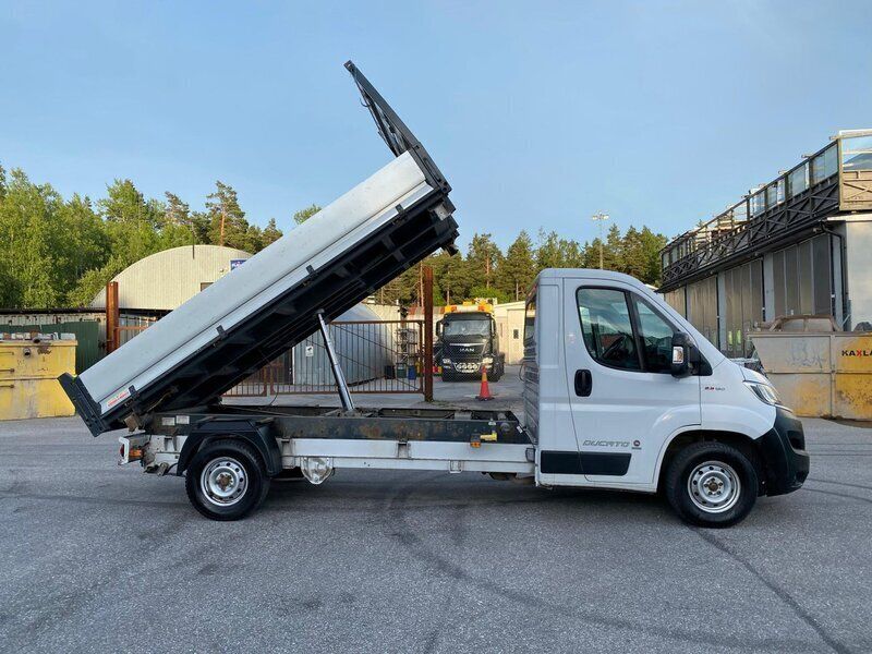 Vit Begagnad 2019 Fiat Ducato Van | 187 500 kr (Superpris) - Bild 1/4