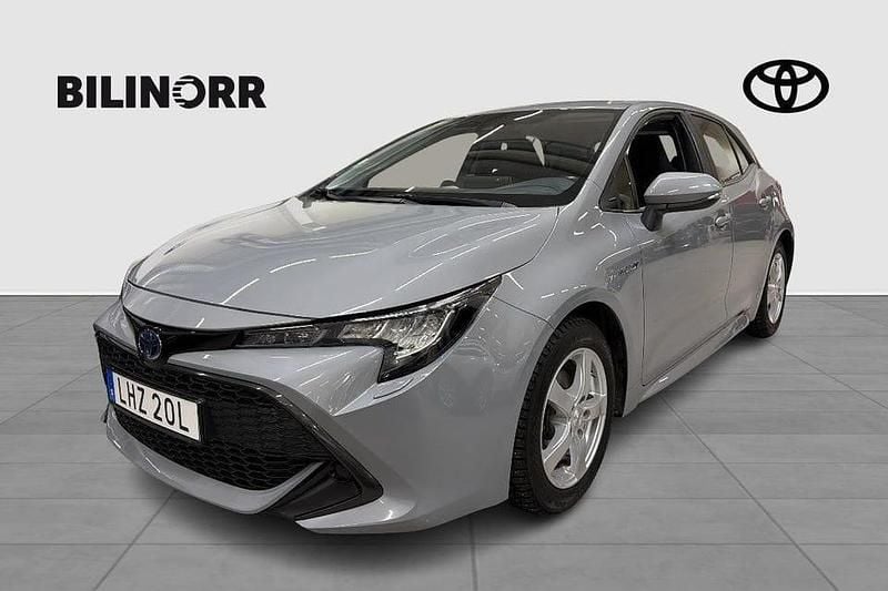 Begagnad Toyota Corolla Hybrid Style 124 HK (91 kW) 2020 Grå Halvkombi