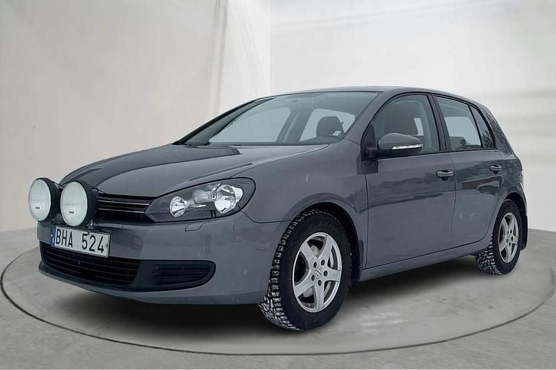 Grå Begagnad 2011 VW Golf VI Halvkombi | 59 000 kr (Marknadspris) - Bild 1/4