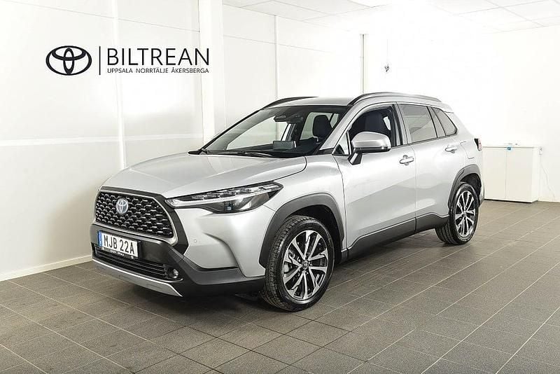 Begagnad Toyota Corolla Cross Style 197 HK (144 kW) 2023 Silver SUV