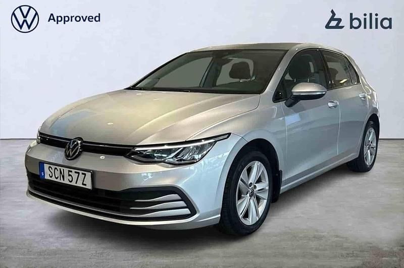 Silver Begagnad 2021 VW Golf VIII Halvkombi | 230 000 kr - Bild 1/1