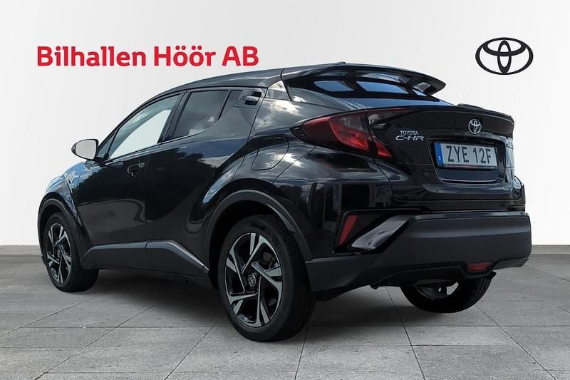 Begagnad Toyota C-HR Edition 124 HK (91 kW) 2022 Svart SUV