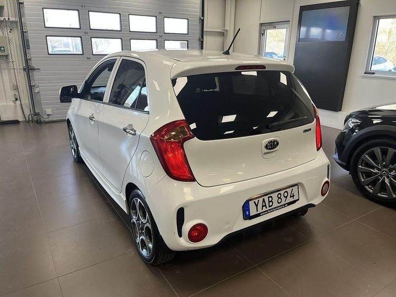 Begagnad Kia Picanto 67 HK (49 kW) 2015 Vit Halvkombi