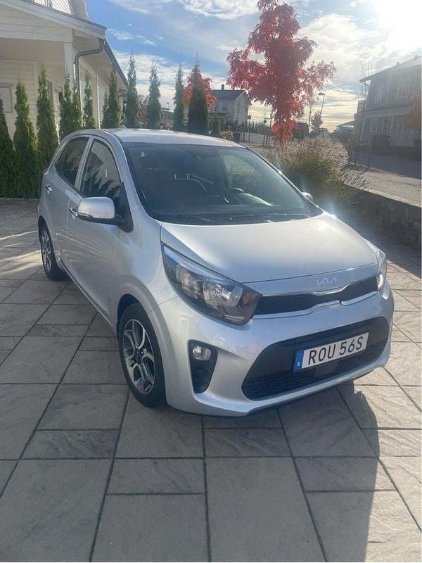 Grå Begagnad 2023 Kia Picanto Advance Halvkombi | 115 000 kr (Marknadspris) - Bild 1/4