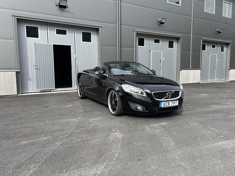 Svart Begagnad 2010 Volvo C70 Momentum Cab | 95 000 kr (Bra pris) - Bild 1/4