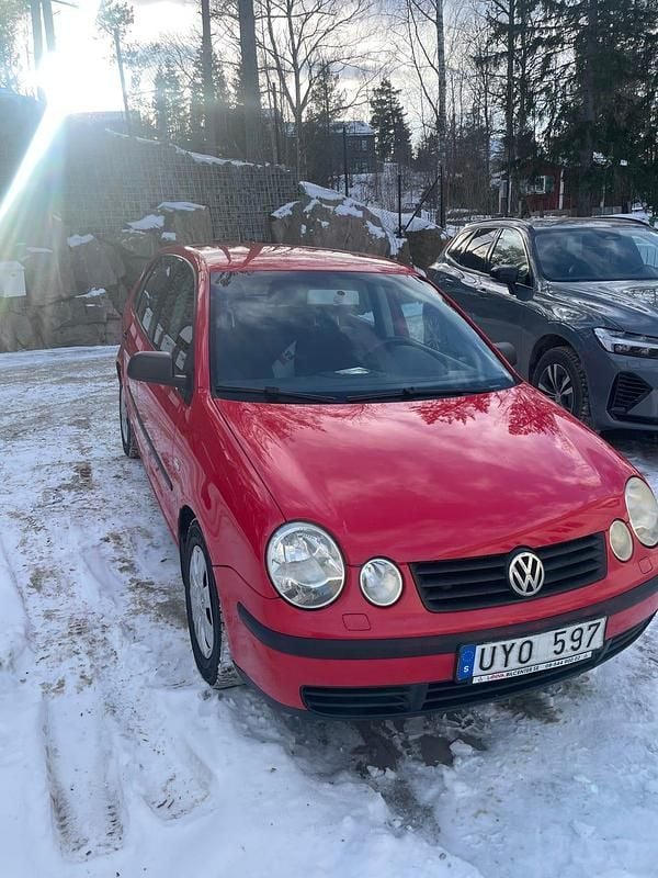 Begagnad VW Polo 75 HK (55 kW) 2004 Halvkombi