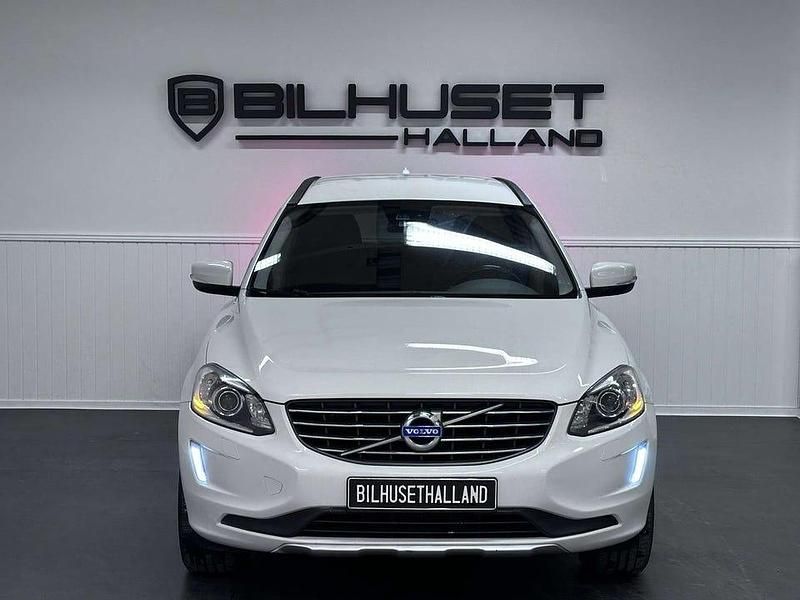 Begagnad Volvo XC60 Momentum 181 HK (133 kW) 2015 Vit SUV