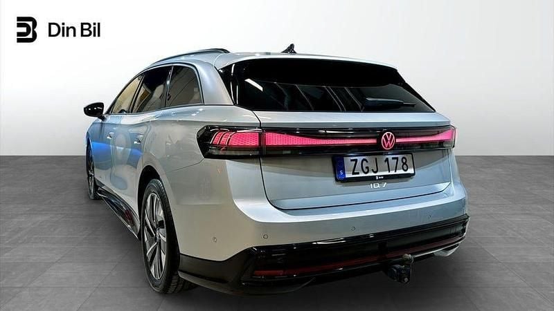 Begagnad VW ID.7 Pro 210 kW (286 HK) 2024 Silver Kombi