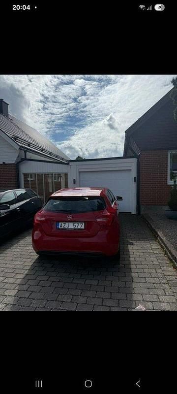 Röd Begagnad 2013 Mercedes A200 Style Halvkombi | 115 000 kr (Dyr) - Bild 1/4