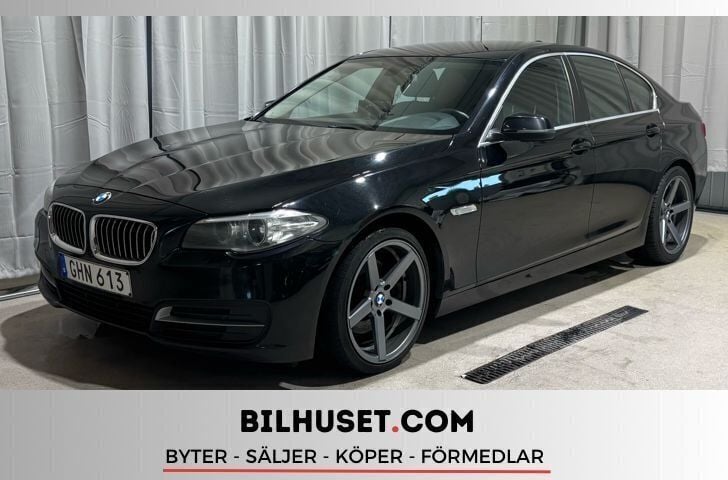 Svart Begagnad 2014 BMW 520 Sedan | 109 000 kr (Superpris) - Bild 1/4
