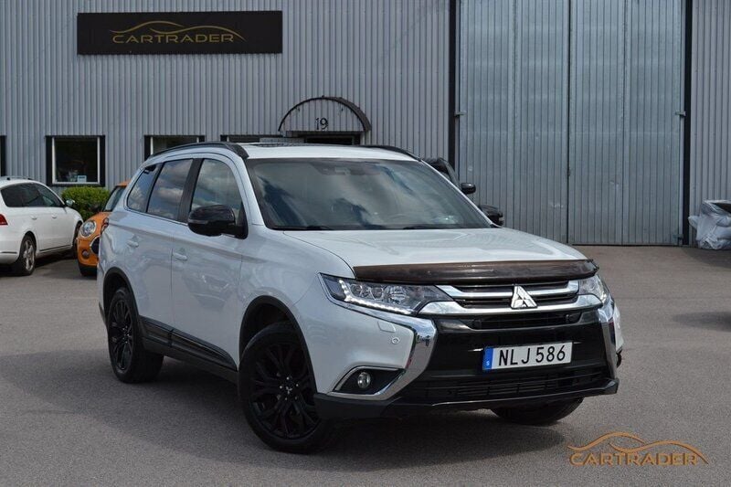 Vit Begagnad 2018 Mitsubishi Outlander SUV | 189 900 kr (Marknadspris) - Bild 1/4