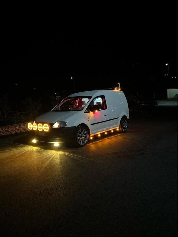 Vit Begagnad 2005 VW Caddy Minibuss | 30 000 kr (Marknadspris) - Bild 1/1