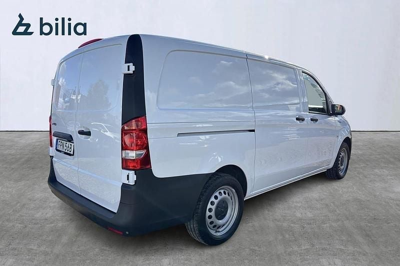 Begagnad Mercedes e-Vito 150 kW (204 HK) 2024 Vit Minibuss