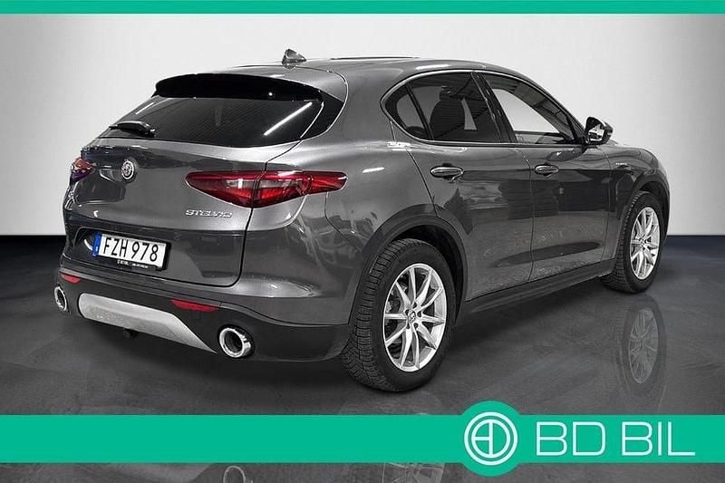 Begagnad Alfa Romeo Stelvio 190 HK (139 kW) 2021 Gråmetallic SUV