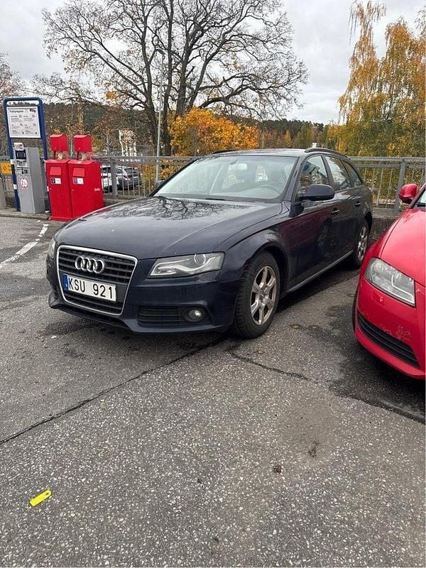 Blå Begagnad 2011 Audi A4 Kombi | 45 000 kr (Superpris) - Bild 1/4