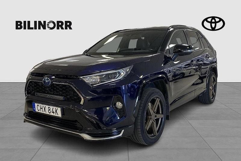 Blå Begagnad 2020 Toyota RAV4 Hybrid Premium SUV | 369 900 kr (Marknadspris) - Bild 1/3