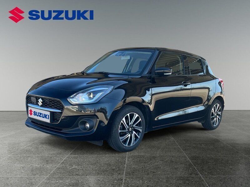 Svart Begagnad 2021 Suzuki Swift Halvkombi | 129 900 kr (Marknadspris) - Bild 1/4