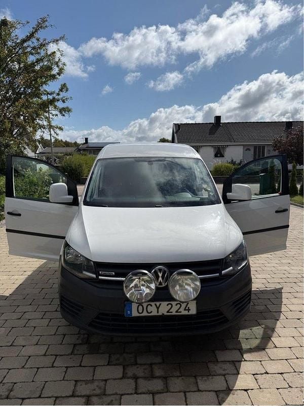 Vit Begagnad 2016 VW Caddy Minibuss | 75 500 kr (Superpris) - Bild 1/4