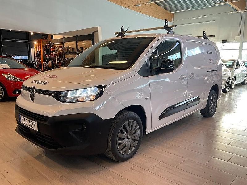 Begagnad Citroën Berlingo Business Class 102 HK (75 kW) 2024 Vit Minibuss