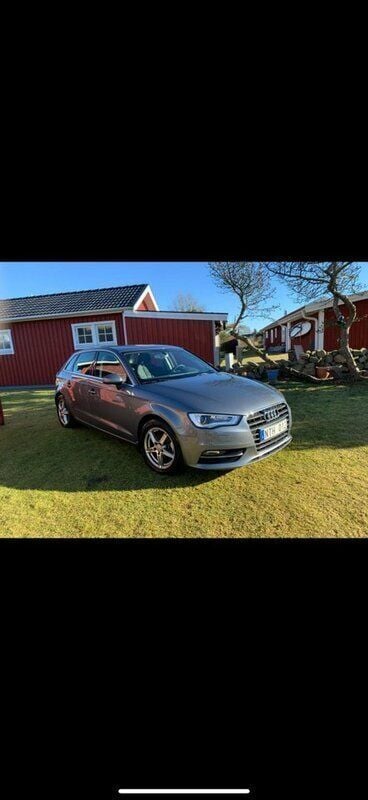 Grå Begagnad 2013 Audi A3 Sportback Ambition Halvkombi | 115 000 kr (Marknadspris) - Bild 1/3