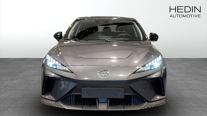 Begagnad MG MG4 EV 125 kW (170 HK) 2024 Grå Halvkombi
