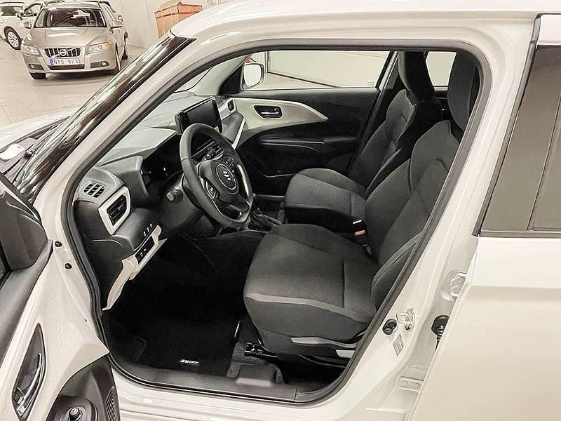 Ny Suzuki Swift 83 HK (61 kW) 2025 Vit Halvkombi