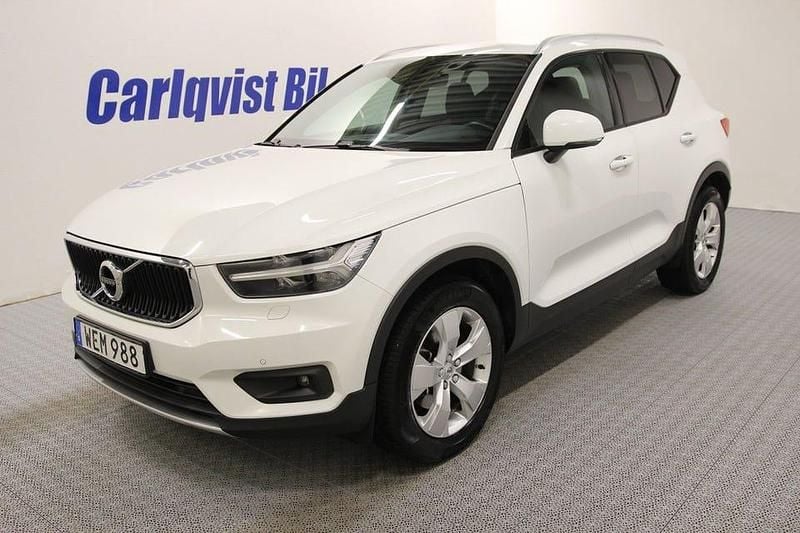 Vit Begagnad 2021 Volvo XC40 SUV | 309 000 kr (Lite dyr) - Bild 1/4