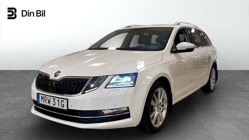 Vit Begagnad 2020 Skoda Octavia Style Kombi | 239 900 kr (Marknadspris) - Bild 1/4