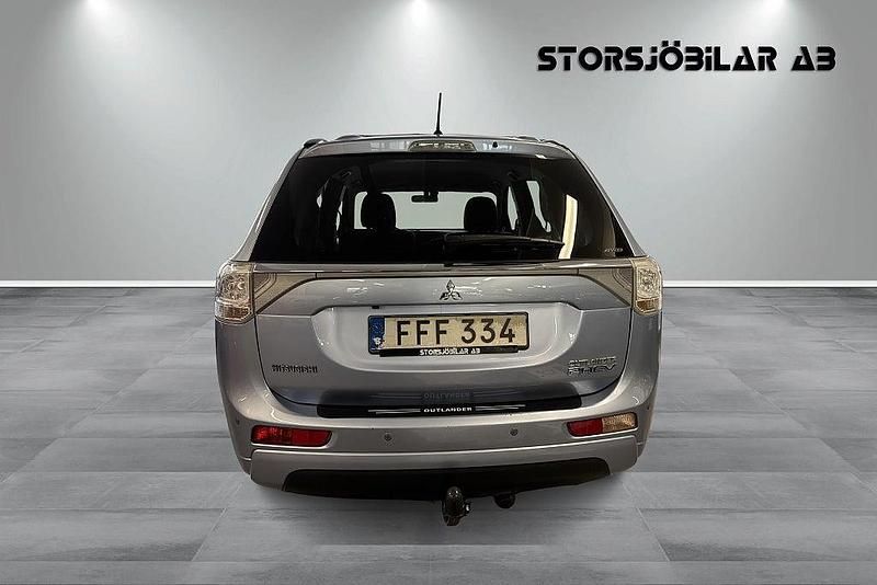 Begagnad Mitsubishi Outlander P-HEV 121 HK (88 kW) 2014 Ljusblå SUV