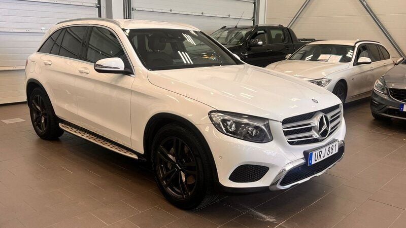 Vit Begagnad 2016 Mercedes GLC250 SUV | 227 900 kr (Marknadspris) - Bild 1/4