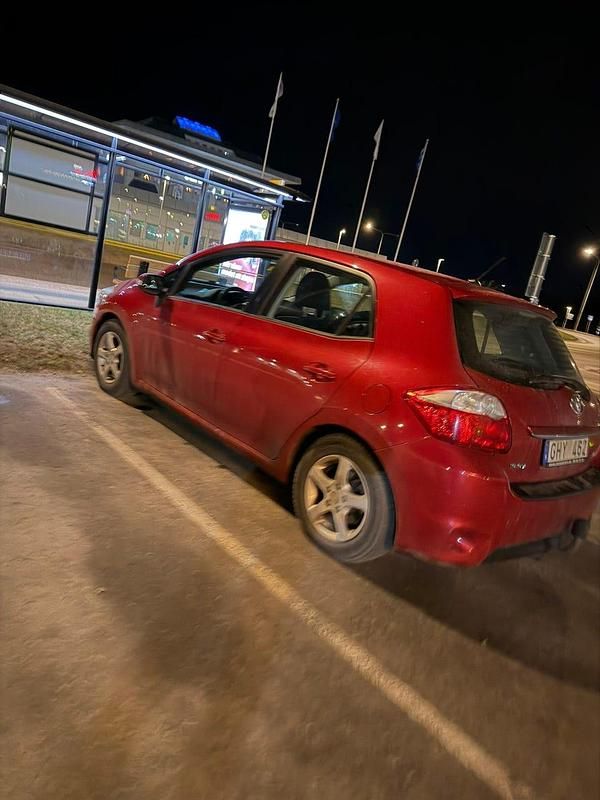 Begagnad Toyota Auris 90 HK (66 kW) 2012