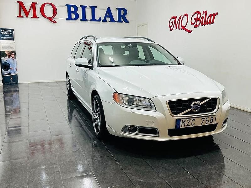 Vit Begagnad 2012 Volvo V70 Momentum Kombi | 79 900 kr (Bra pris) - Bild 1/4