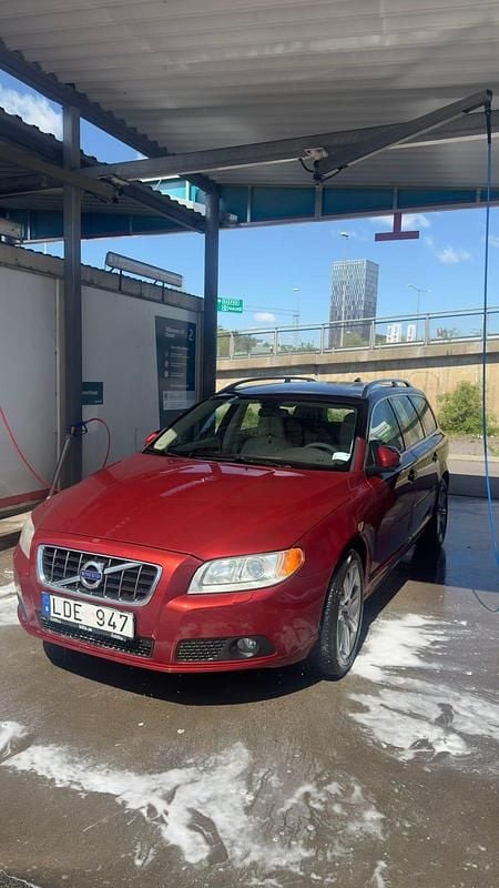 Begagnad 2011 Volvo V70 Kombi | 65 000 kr (Marknadspris) - Bild 1/4