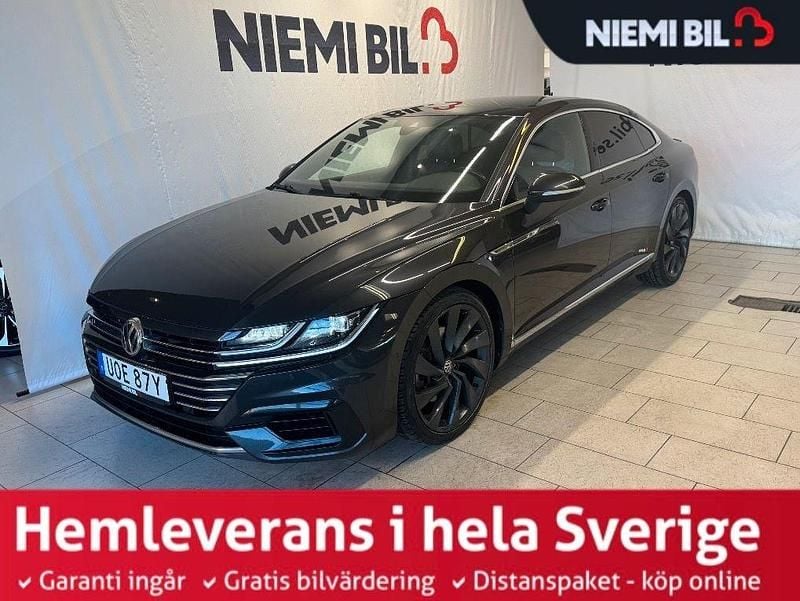 Mörkgrå (grå) Begagnad 2019 VW Arteon R-line Halvkombi | 309 900 kr (Marknadspris) - Bild 1/3
