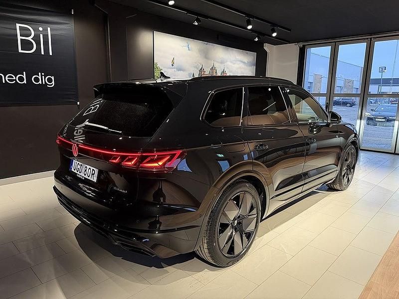 Ny VW Touareg R 2026 Svart SUV