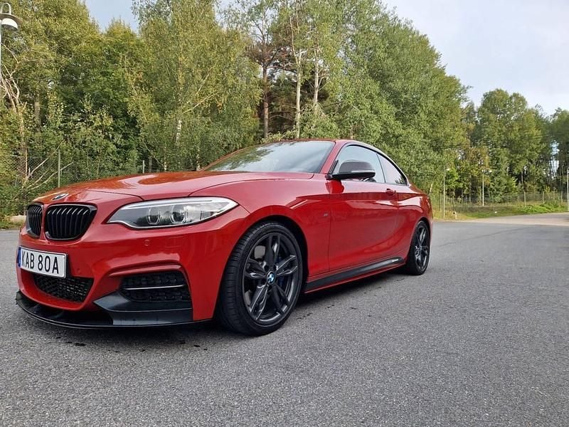 Röd Begagnad 2014 BMW M235 M Performance Sportkupé | 369 800 kr (Lite dyr) - Bild 1/4