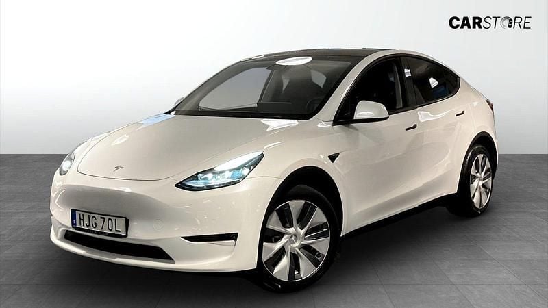 Vit (white) Begagnad 2022 Tesla Model Y Long Range AWD SUV | 369 900 kr (Marknadspris) - Bild 1/4