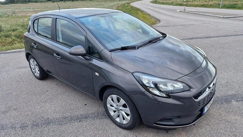 Grå Begagnad 2016 Opel Corsa Enjoy Halvkombi | 85 000 kr (Marknadspris) - Bild 1/4